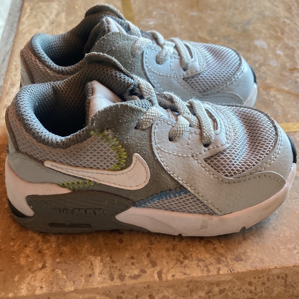 Nike Air Max Shoes - Picture 3 of 7